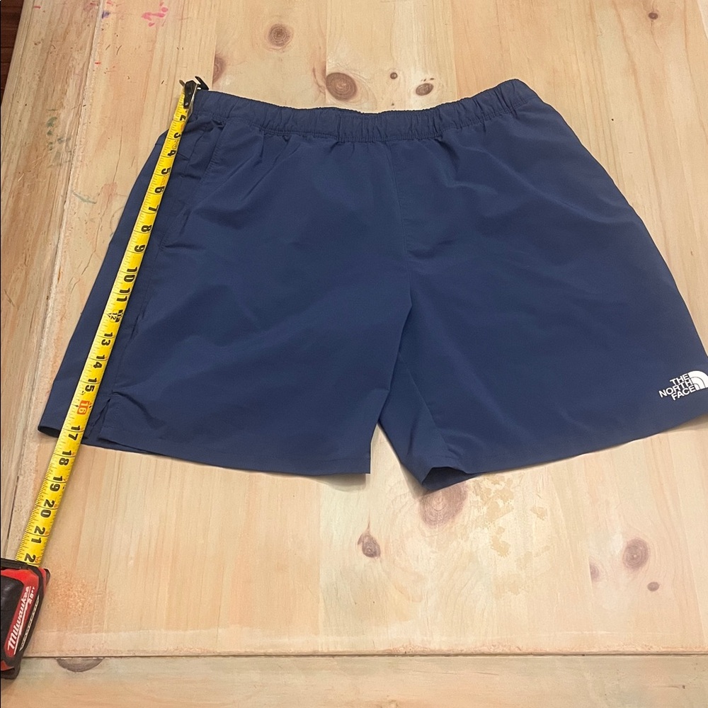The North Face Men’s L Navy stretchy/Quick-dry Shorts
